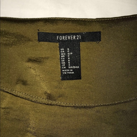 Cute Forever 21 top 💚 - Picture 4 of 4